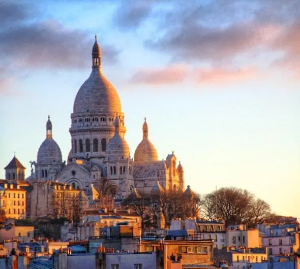 Chic Studio In Central Paris France